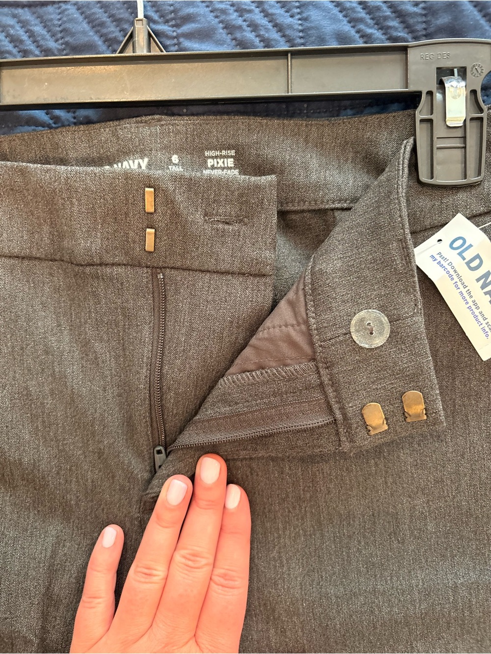 NWT Old Navy Women's High Rise Pixie Pant in Charcoal Gray - Picture 7 of 9